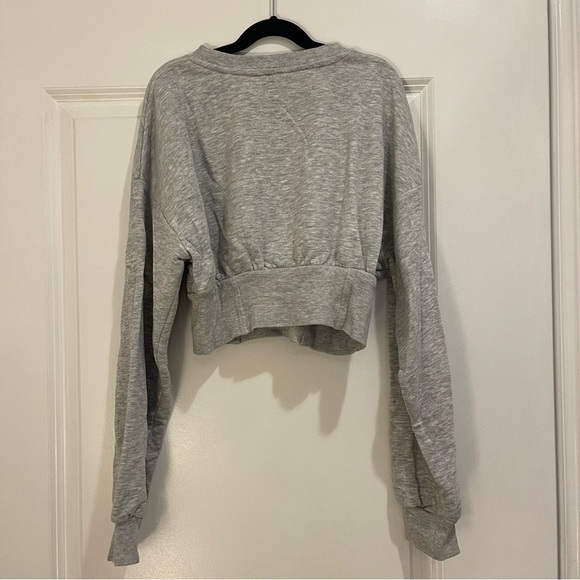 SIZE S | Women’s Cropped Gray Sweater/Sweatshirt - Picture 4 of 4